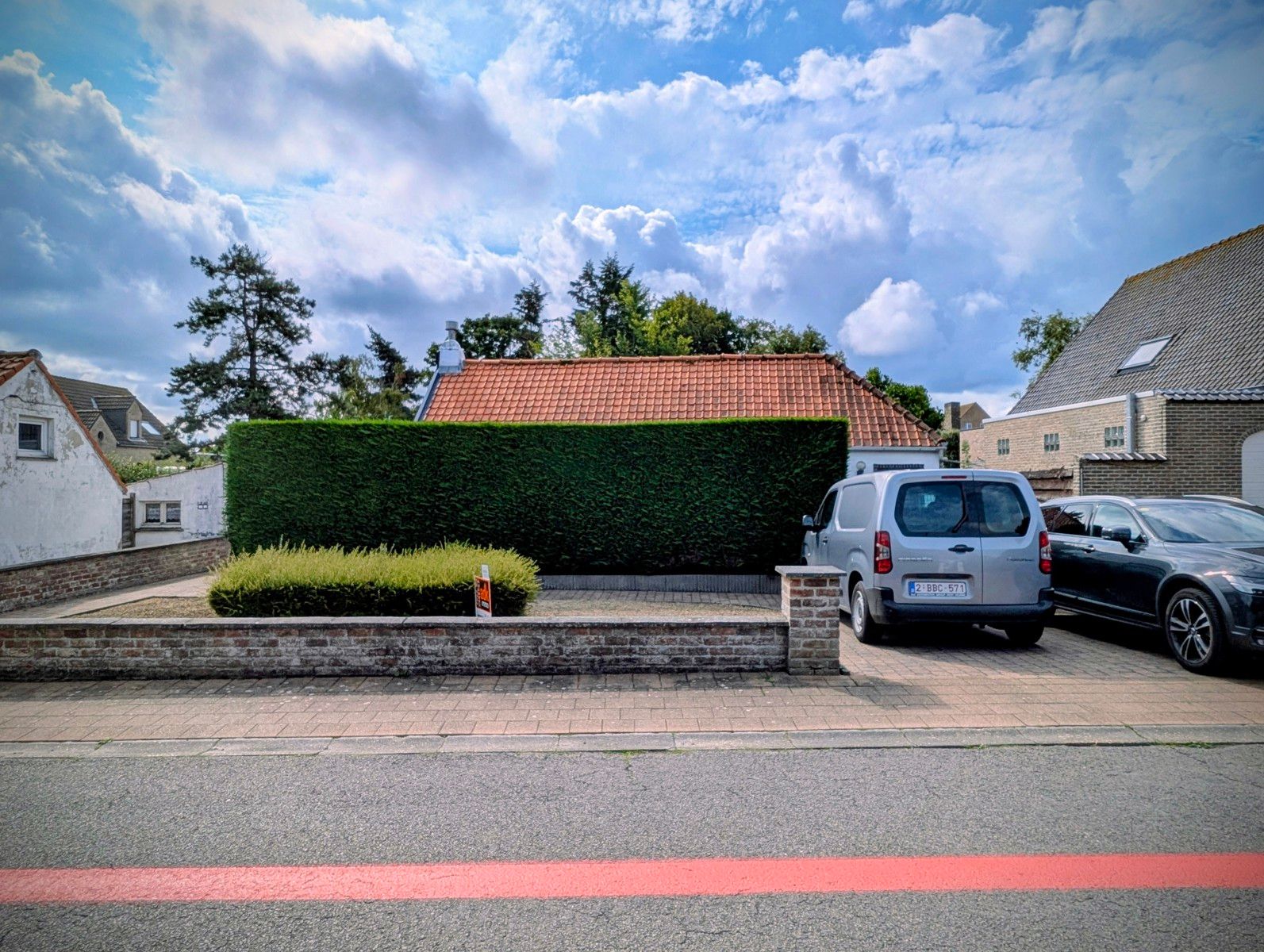 Vrijstaande villaatje met nieuwe keuken & badkamer. (op 519m² grond) foto 2