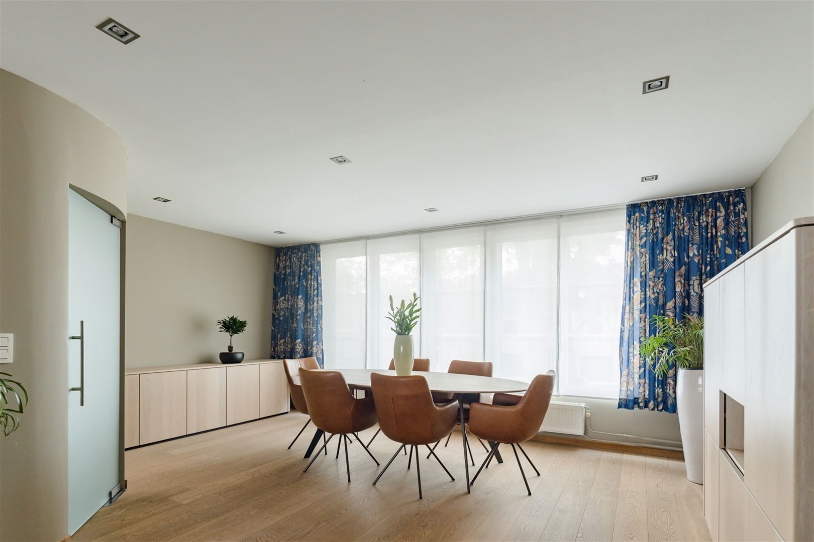 Woning met GIGANTISCHE garage/atelier/opslag en tuin foto 10