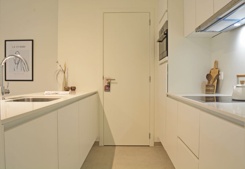 Te koop instapklaar 2 slpk  appartement met terras in centrum Roeselare. foto 4
