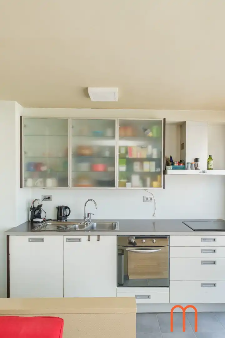 Appartement te koop in Oostende – Mariakerke | Volledig vernieuwd, verhuurd & met sterk rendement foto 4