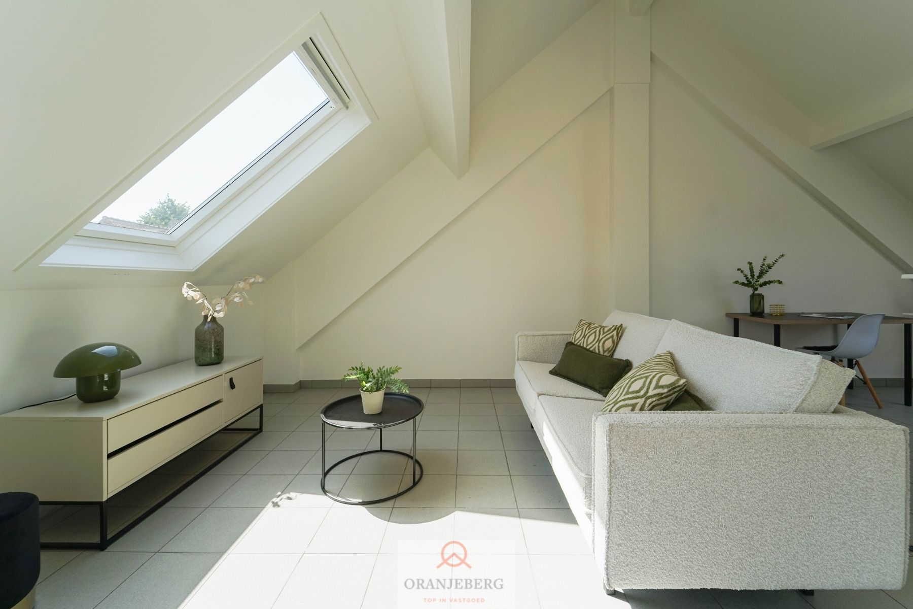 Lichtrijk 1 slpk-appartement met terras Sint-Amandsberg! foto 8