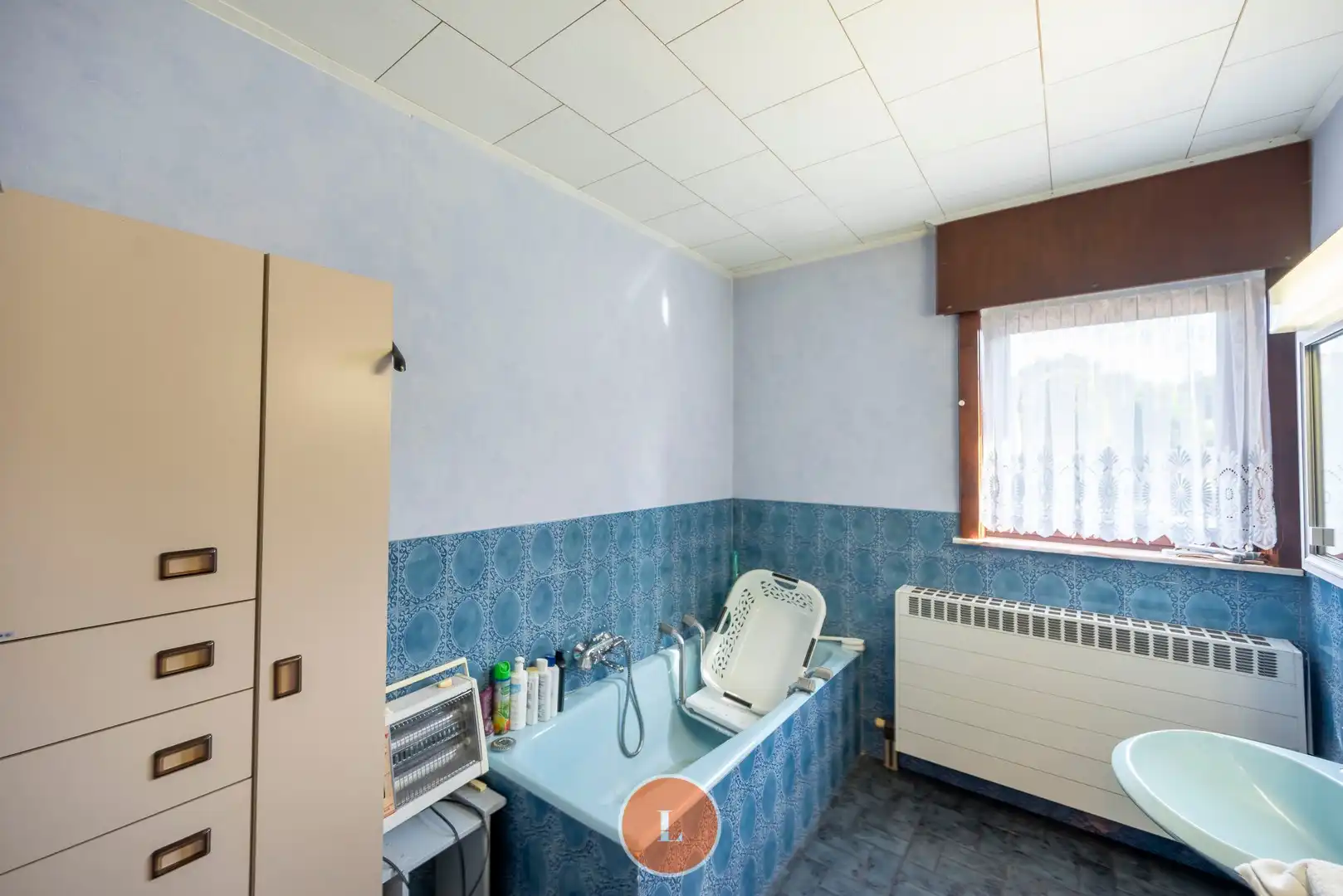 Te moderniseren bungalow met garage in rustige omgeving foto 12