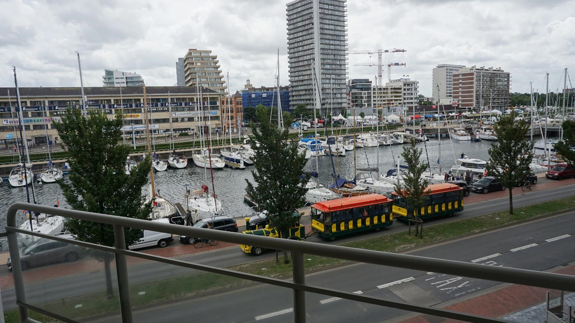GEMEUBELD APP. MET 2 SLPS MET TERRAS EN PRACHTIG ZICHT OP JACHTHAVEN  foto 16