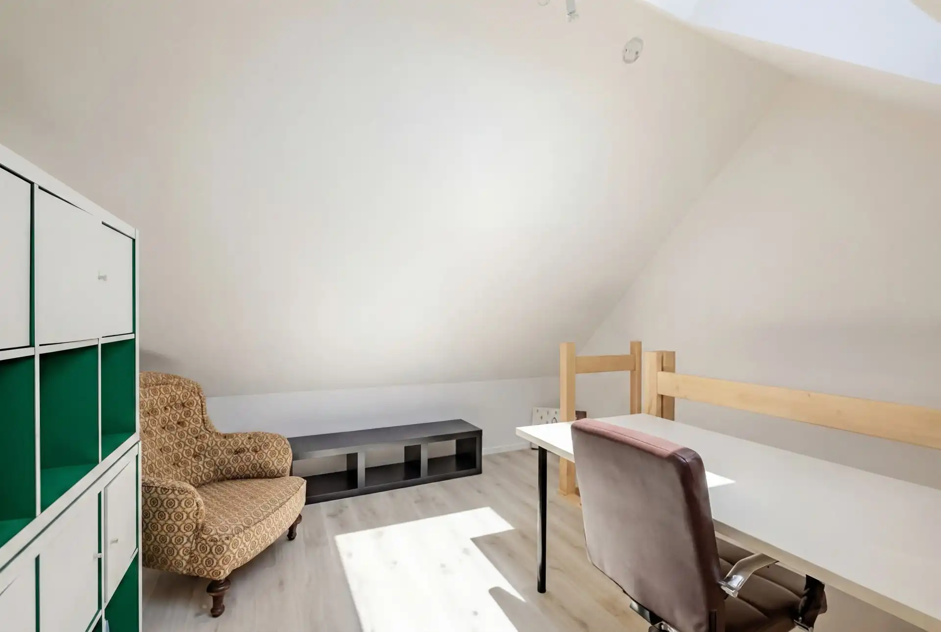 Prachtig gerenoveerde woning met 3 slks en tuin foto 18