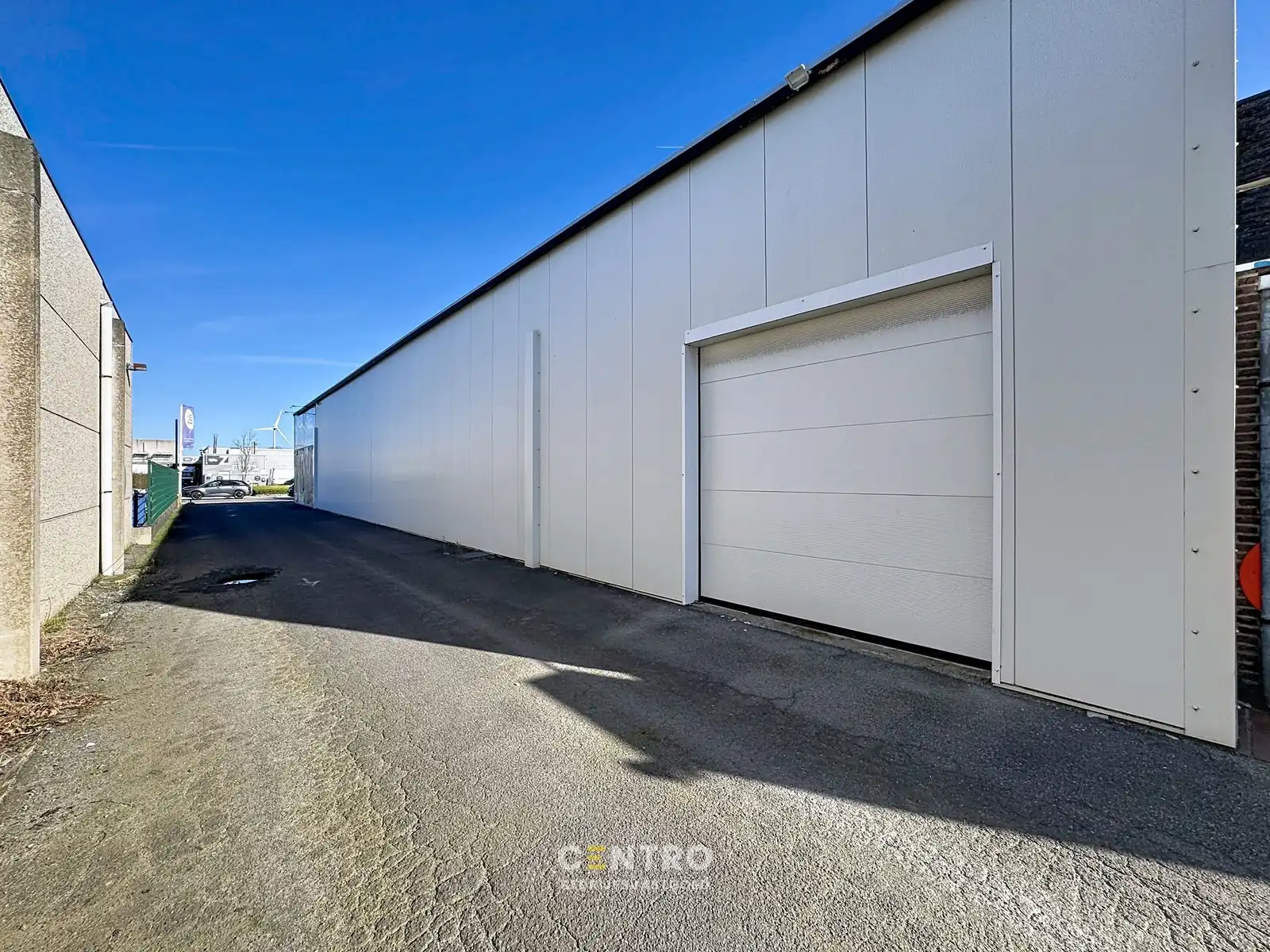 Instapklaar HANDELSPAND met OPSLAGRUIMTE (sectionaalpoort) en private parkeergelegenheid voor de deur op ZICHTLOCATIE "Blauwe Toren" te Brugge. foto 12