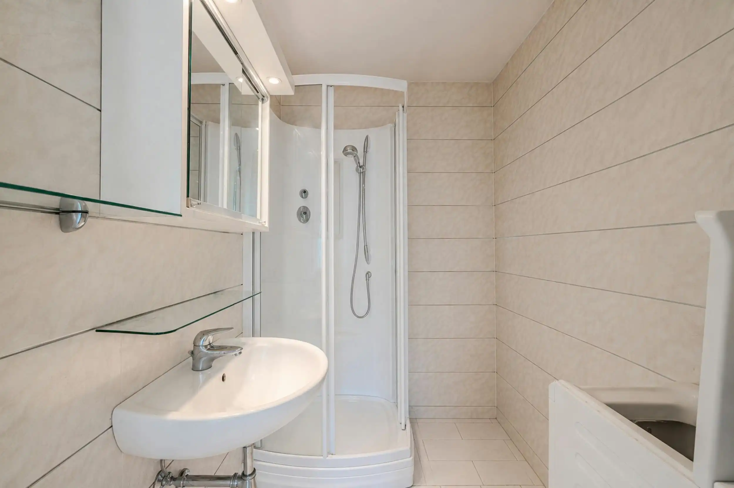 Appartement met twee slaapkamers en uniek open zicht foto 9