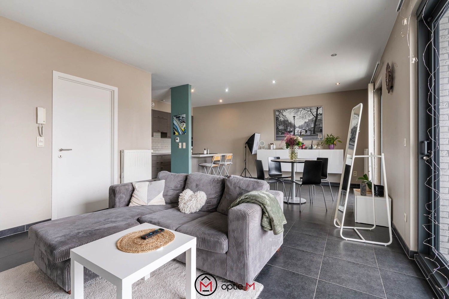 Lichtrijk appartement met ruim terras nabij centrum Hasselt foto 3