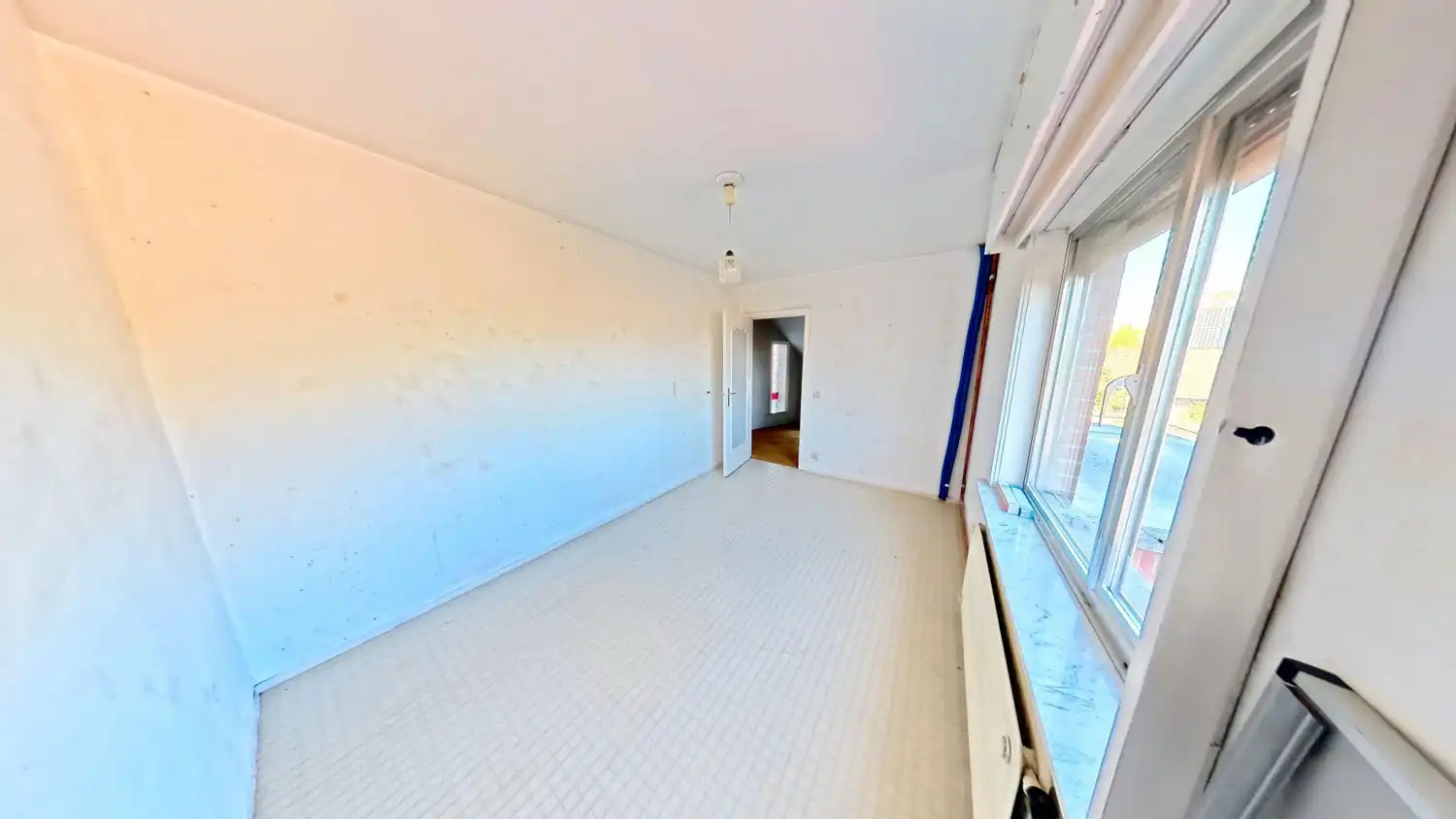 🏡 Ruime woning met 4 slaapkamers en inpandige garage te Sint-Baafs-Vijve! foto 8