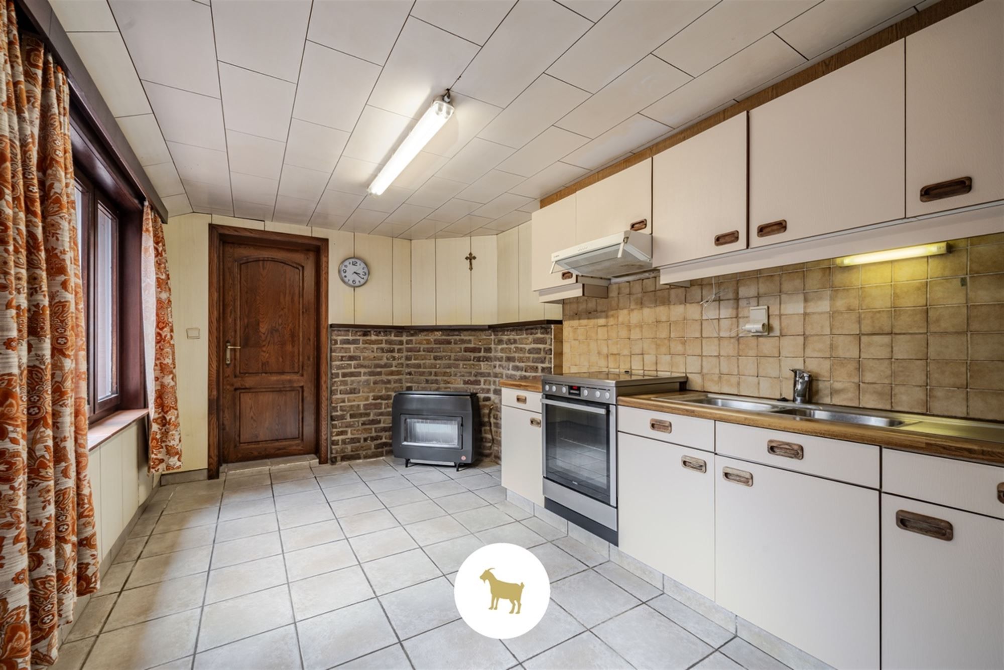 Ruime DORPSWONING met SCHUUR, BIJGEBOUW, BINNENKOER, TUIN & 4 (tot 5) SLAAPKAMERS, op een PERCEEL grond van ca. 920m² foto 17