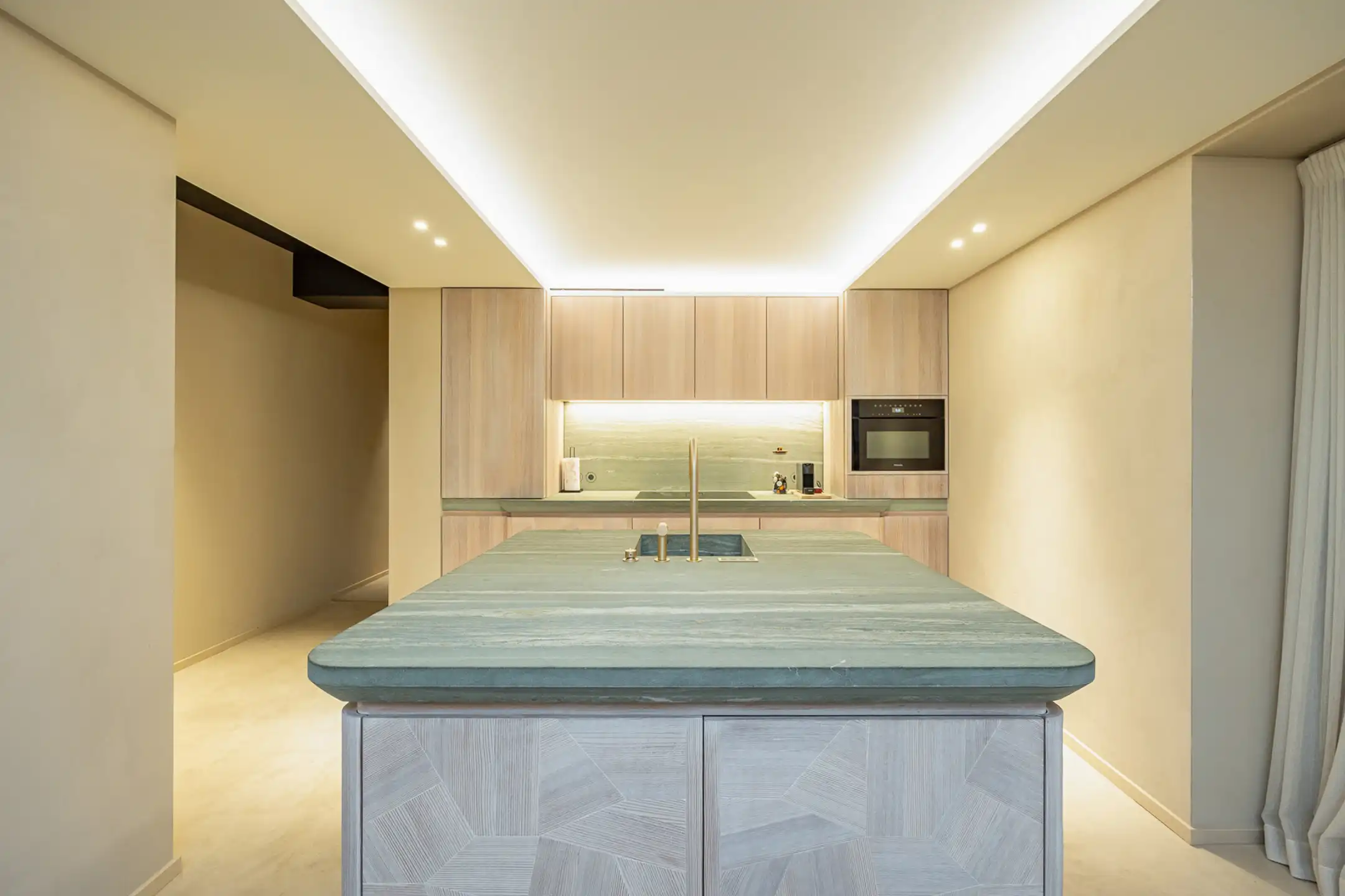 ANTWERPEN - Top gelegen en subliem afgewerkt appartement met zicht op Kathedraal en Bourlaschouwburg! foto 5