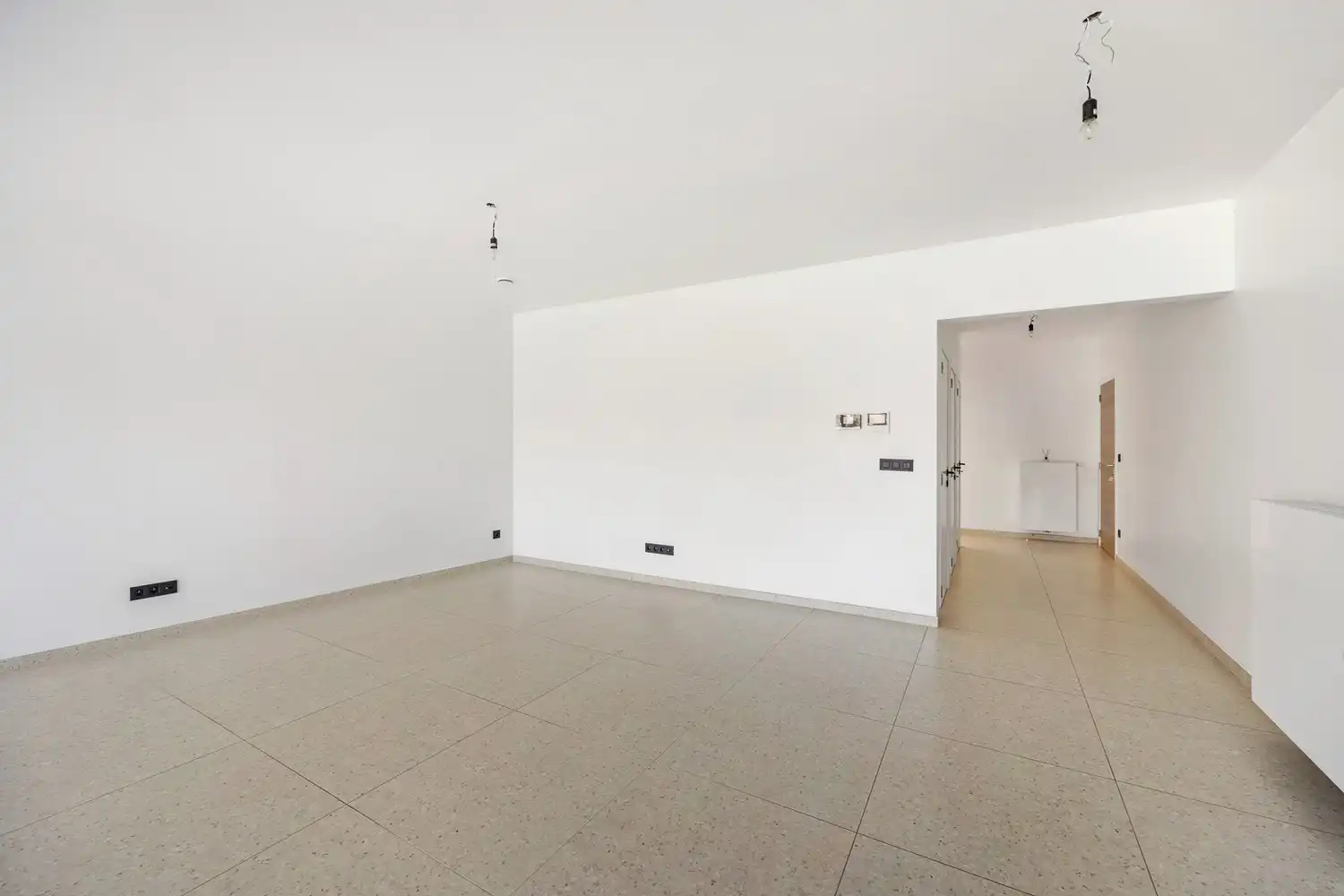 Modern gelijkvloers appartement met een zeer grote tuin (±200m²)  in hartje Sint-Niklaas! foto 11