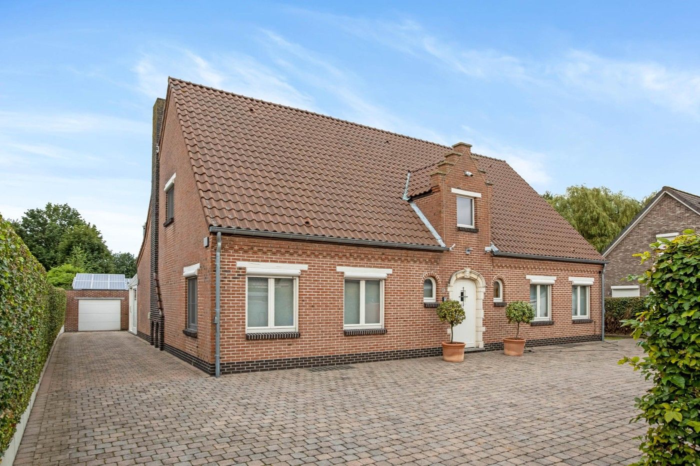 Riante, instapklare woning met 6 slpk., tuin en garage op 3115m² foto 1