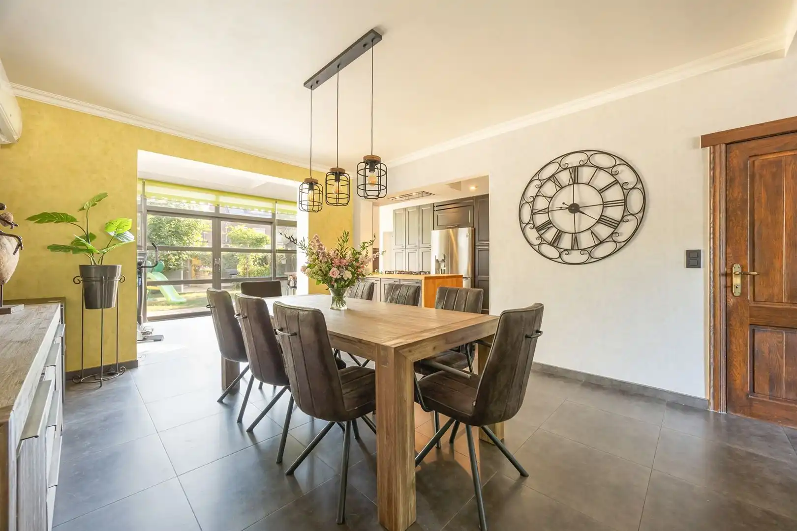 Instapklare halfopen woning in kindvriendelijke woonwijk. foto 7