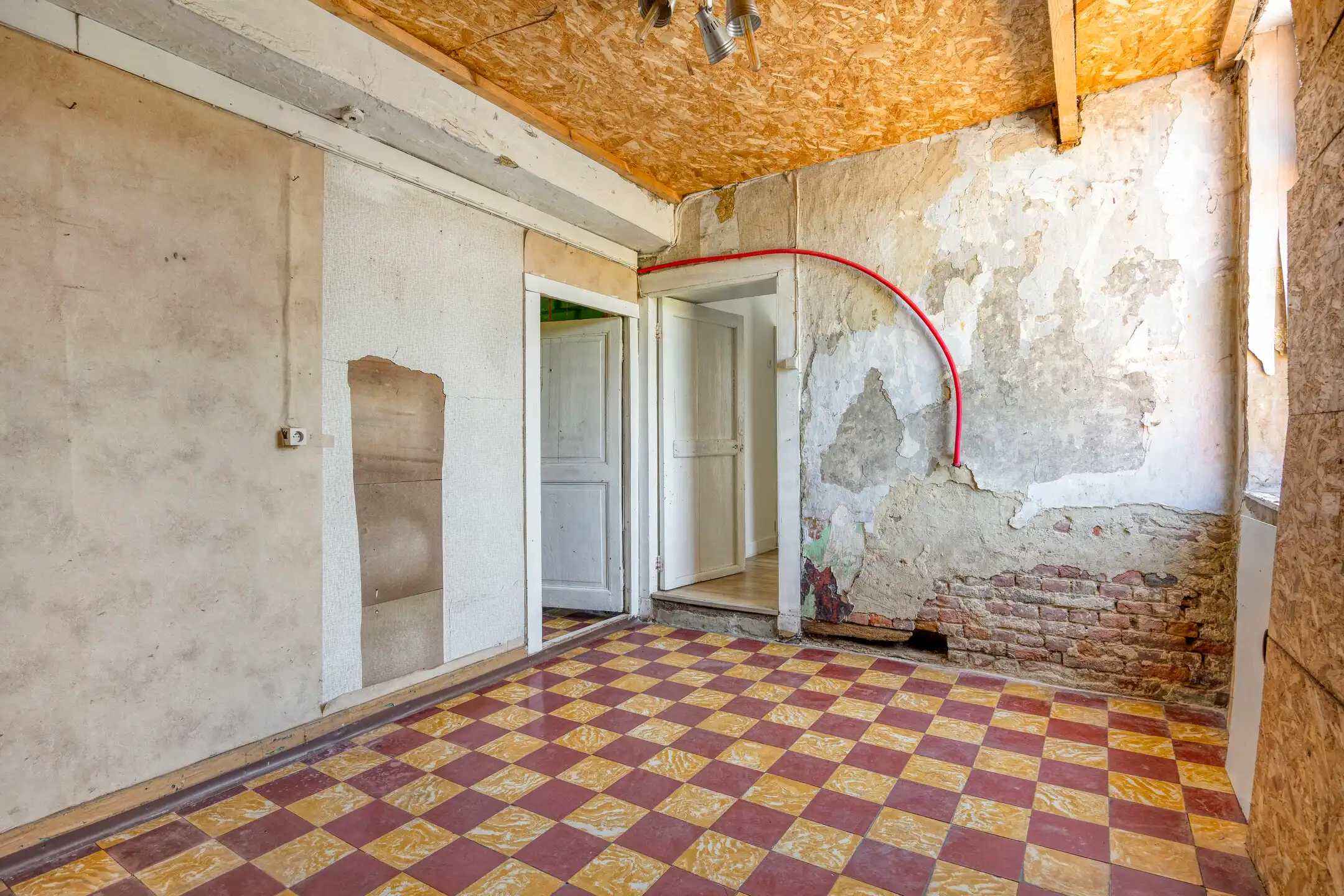 Deels gerenoveerde woning met prachtig verzicht op 14 are foto 12