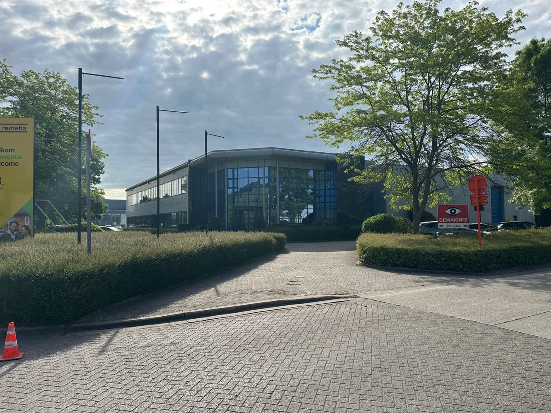 Te Huur Veelzijdige Bedrijfspand te Wommelgem foto 3
