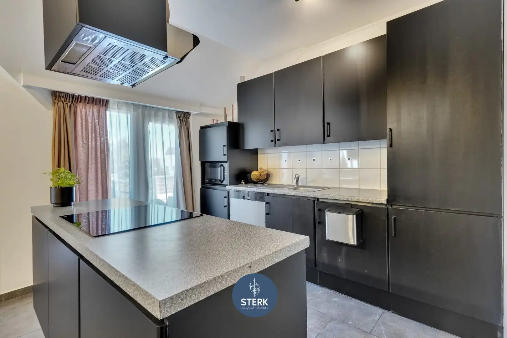 INSTAPKLAAR APPARTEMENT MET 3 SLPKS EN GARAGE TE HERDEREN !  foto 10