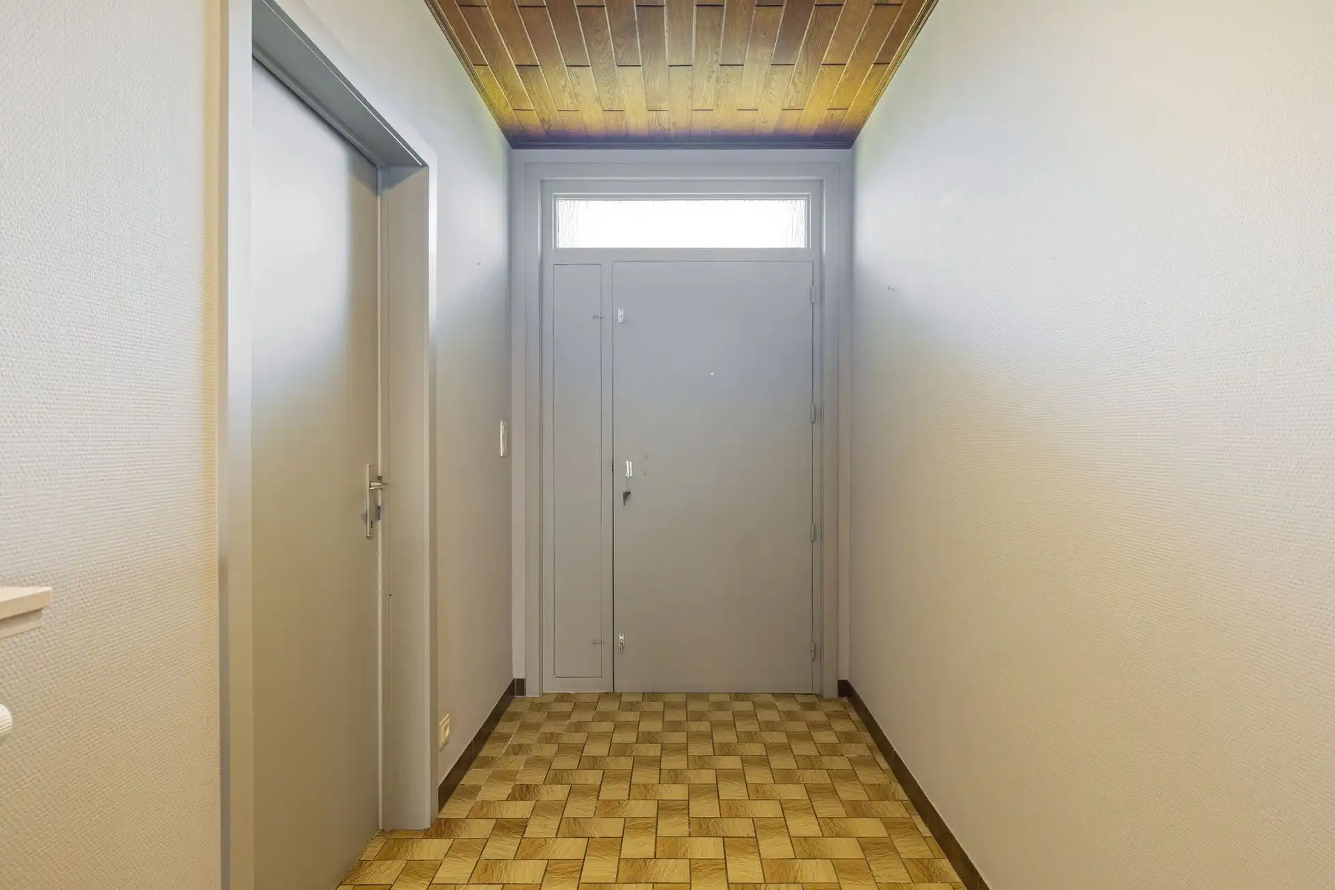 Vrijstaande woning, rustig gelegen,  met garage en tuin. foto 10