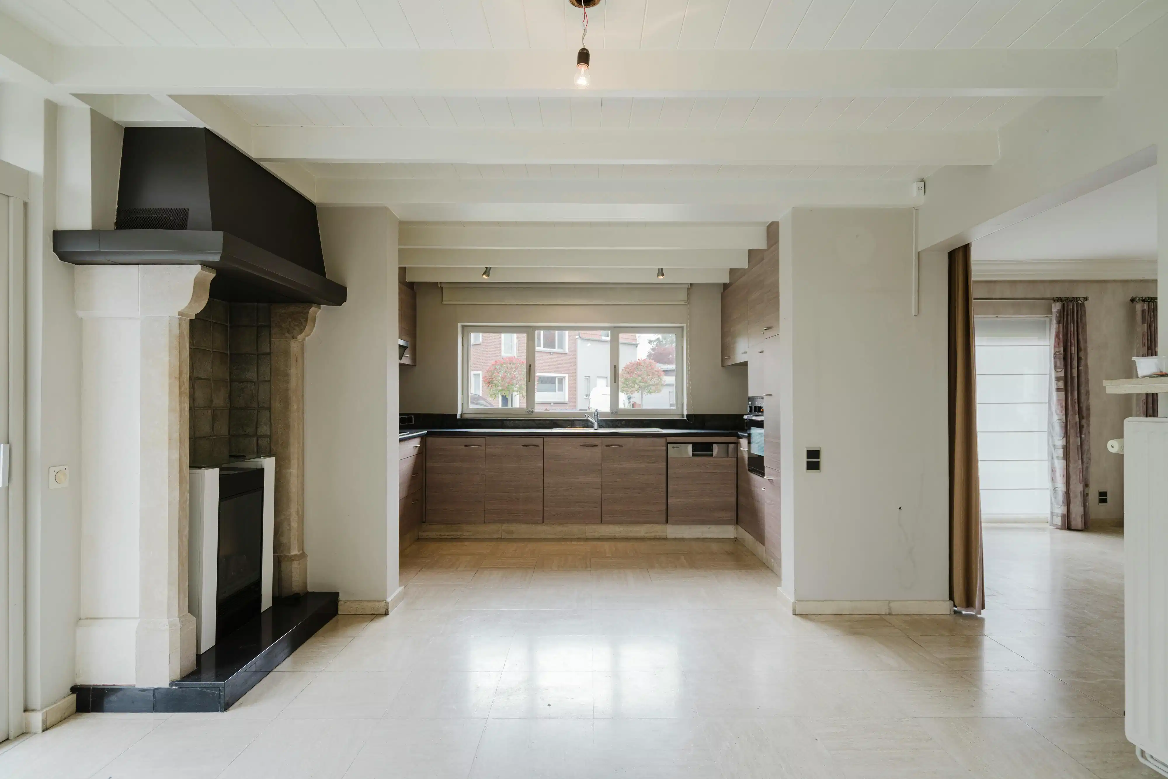 Ruime alleenstaande woning op 1922m² te koop in Gullegem foto 5