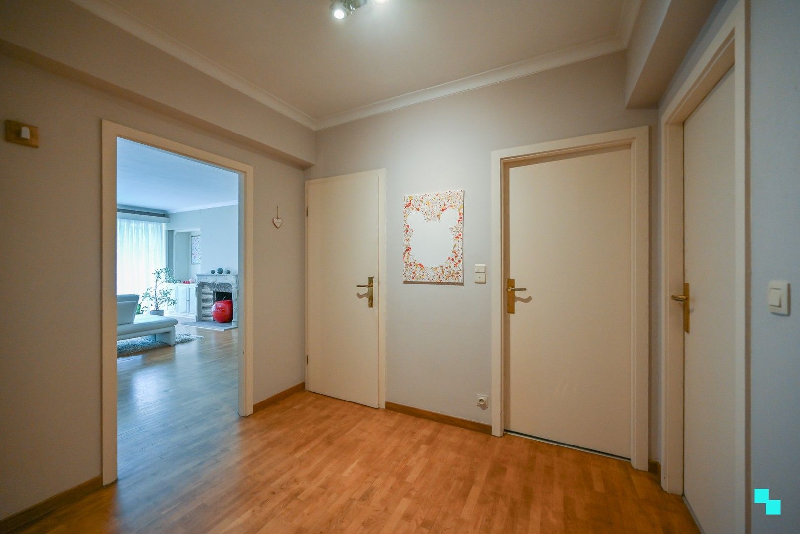Ruim en praktisch appartement in residentiële laan in Kortrijk! foto 16