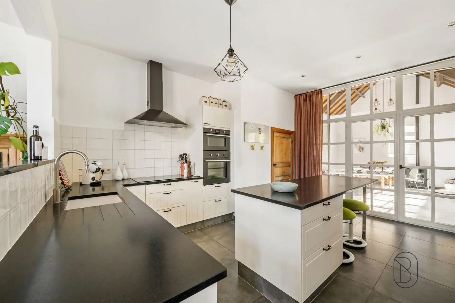 Karaktervolle herenwoning + kantoor en extra nieuwbouwwoning foto 13