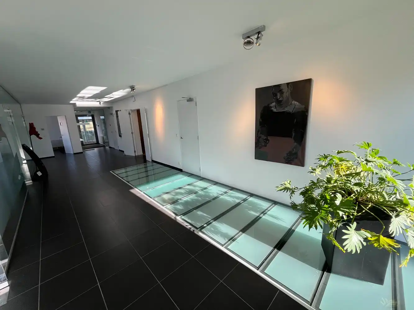 Kantoorgebouw met 54 parkeerplaatsen foto 16