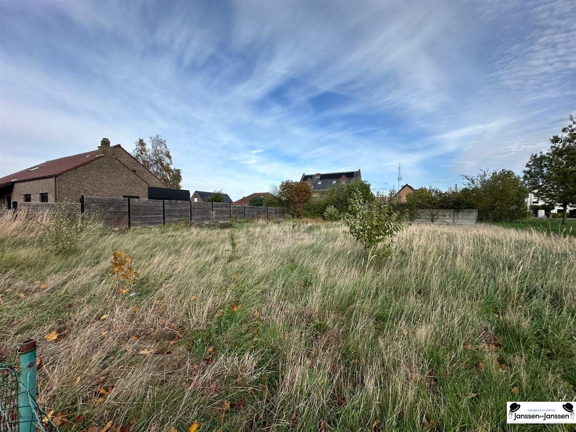 Mooi stuk bouwgrond voor halfopen bebouwing foto 3