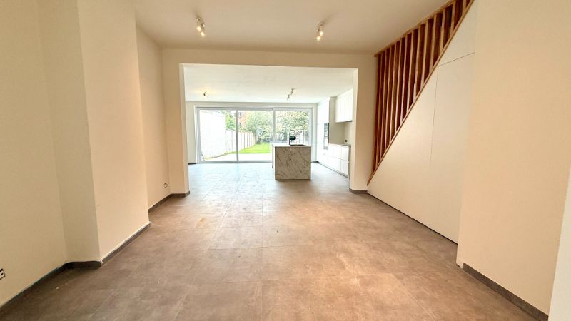 Prachtige vernieuwbouwwoning aan het water in hartje Deinze foto 5