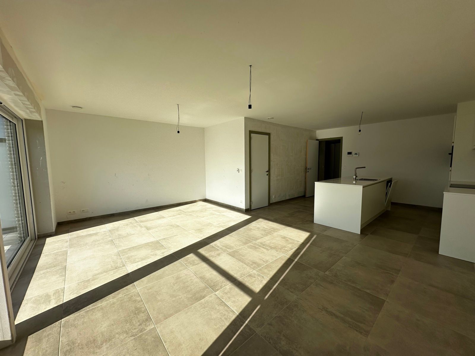 Nieuwbouwappartement in Knesselaere met een zonnig terras! foto 7
