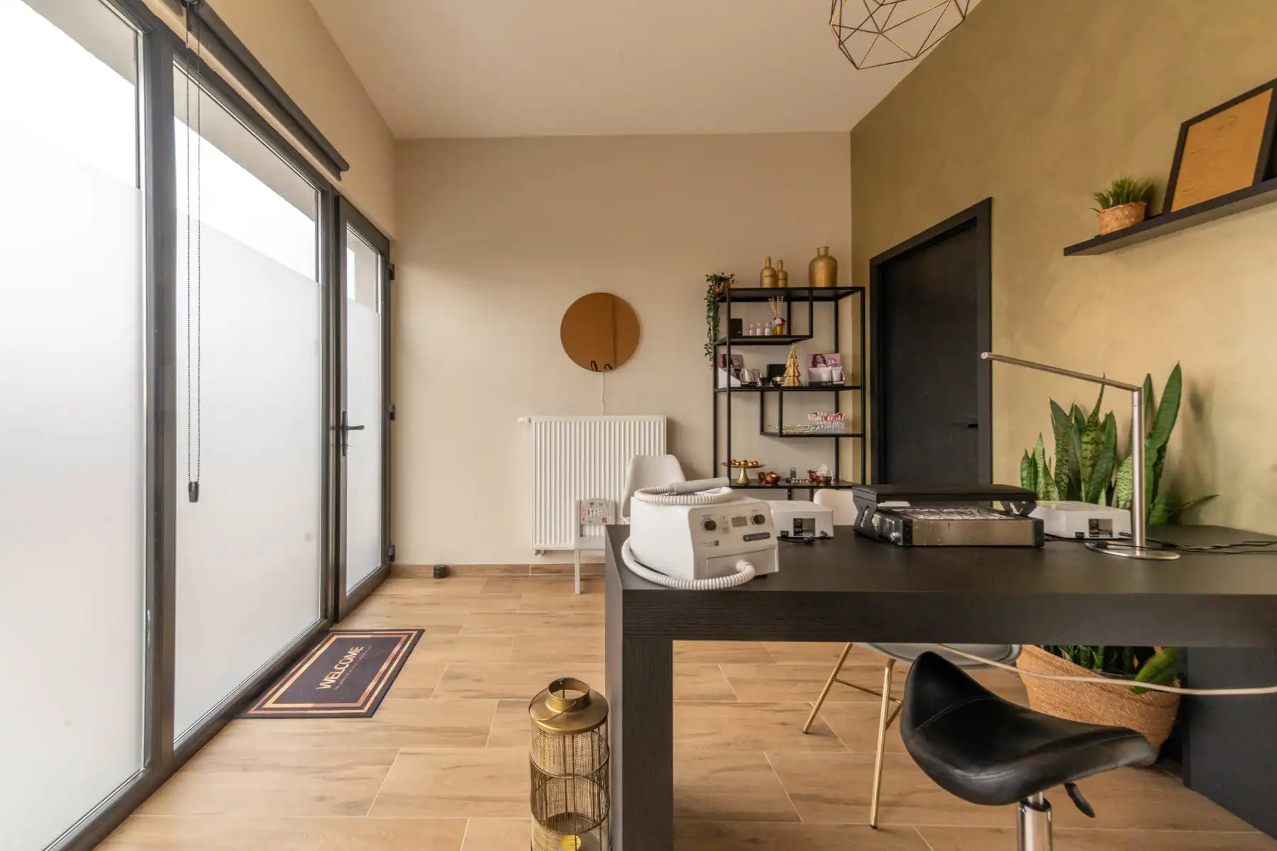 Instapklare, ruime gezinswoning met 5 slaapkamers en praktijkruimte te Boom. foto 15