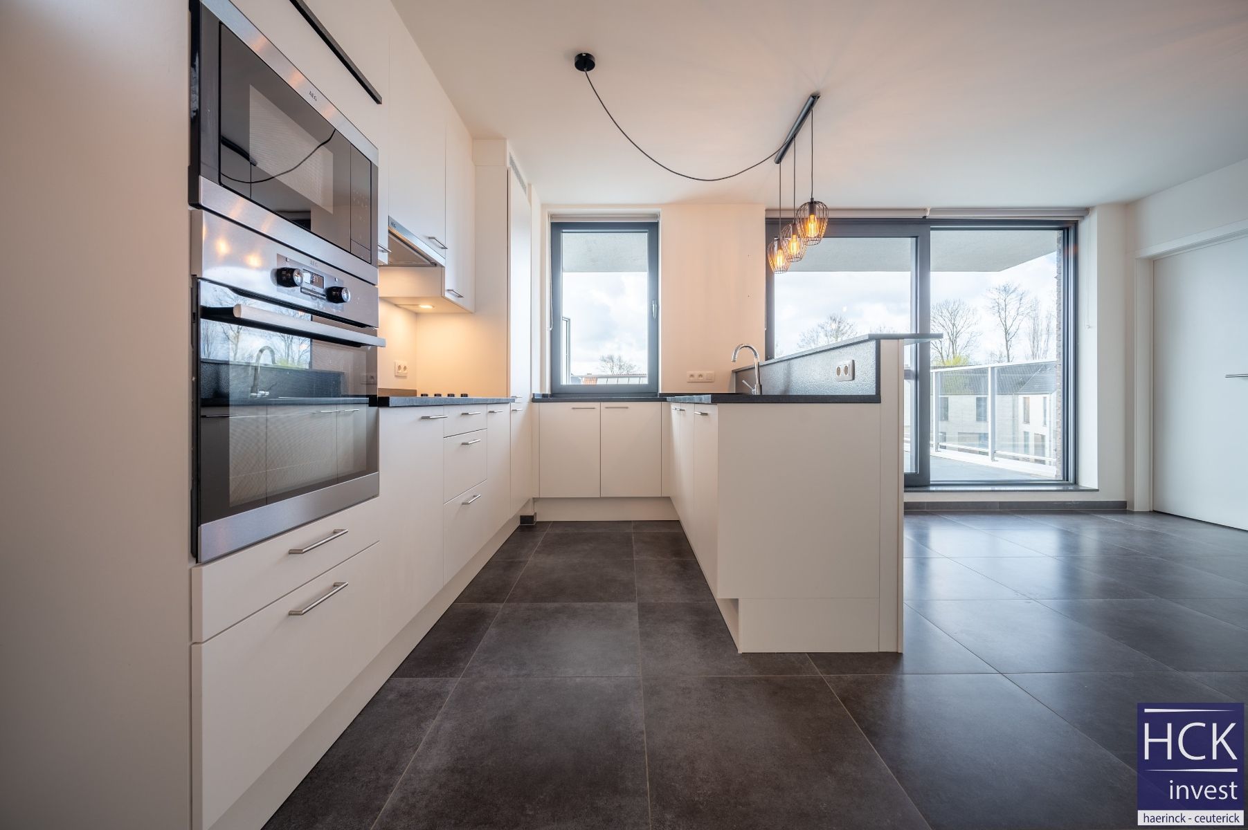 VICHTE - Lichtrijk en energiezuinig appartement met 2 SLPK én ruim terras! foto 4