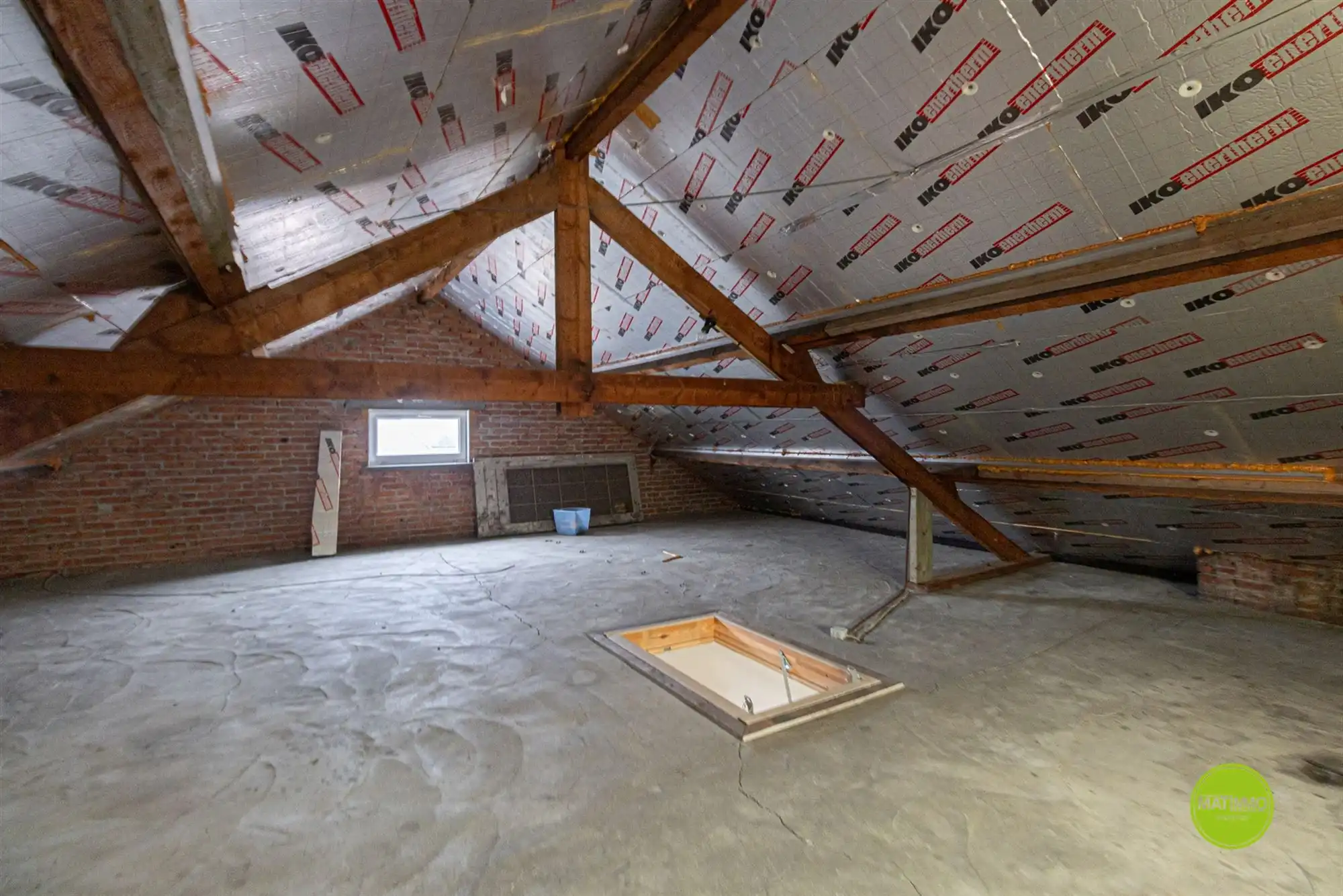 Ruim handelshuis met 4 slaapkamers én acherliggende grond foto 25