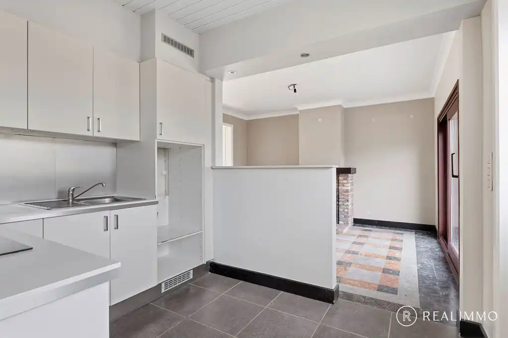 Ruime gezinswoning te Harelbeke foto 5