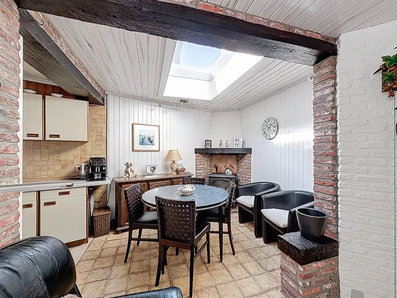 Aangenaam gelegen woning in de mooie vernieuwde H. Consciencestraat te Heist. foto 11