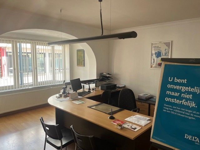 Kantoor met woonst (3 slk) op topligging in centrum Maasmechelen! foto 7