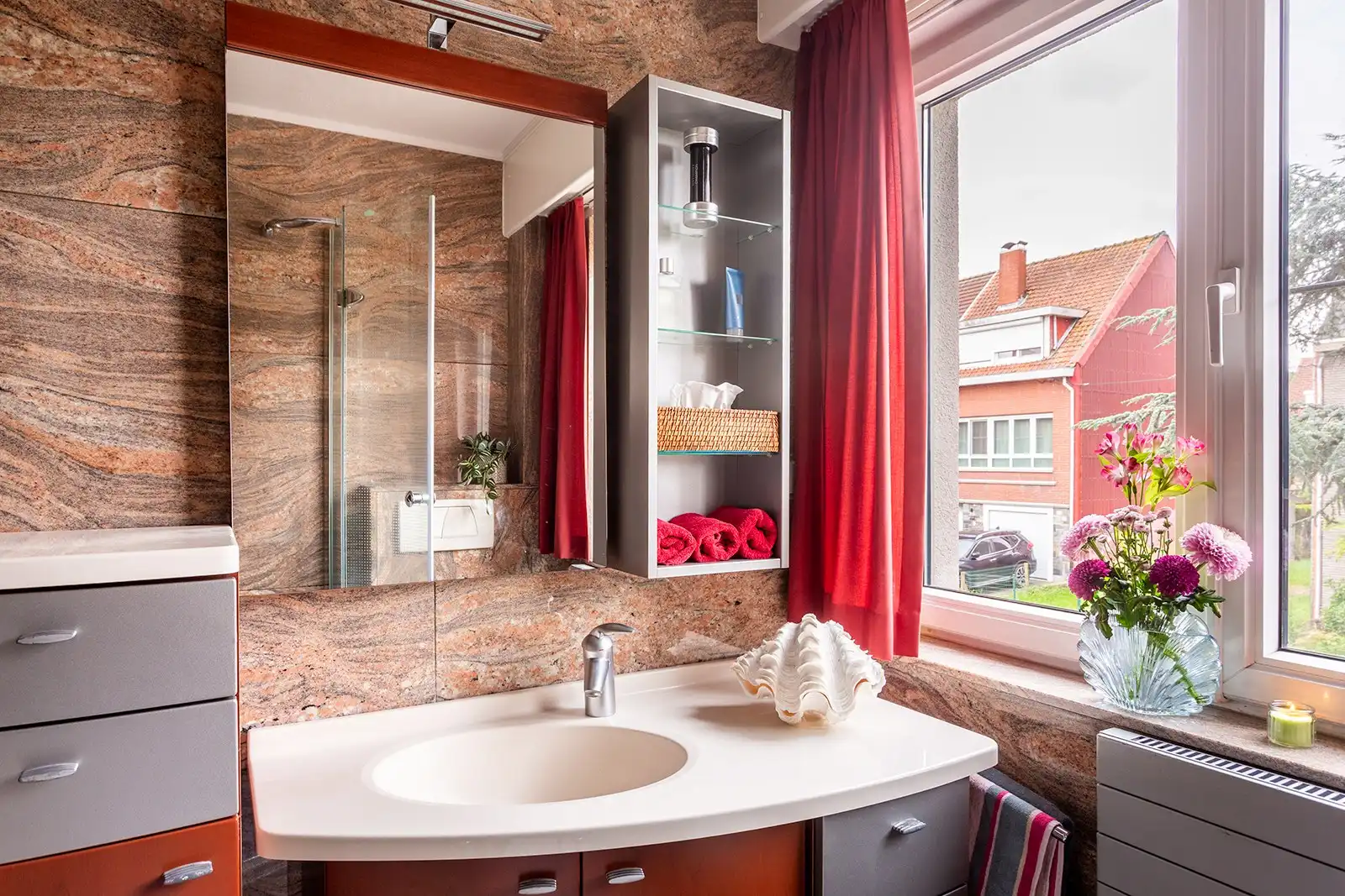 Instapklare bel-etagewoning met 3 slaapkamers en groene tuin foto 37
