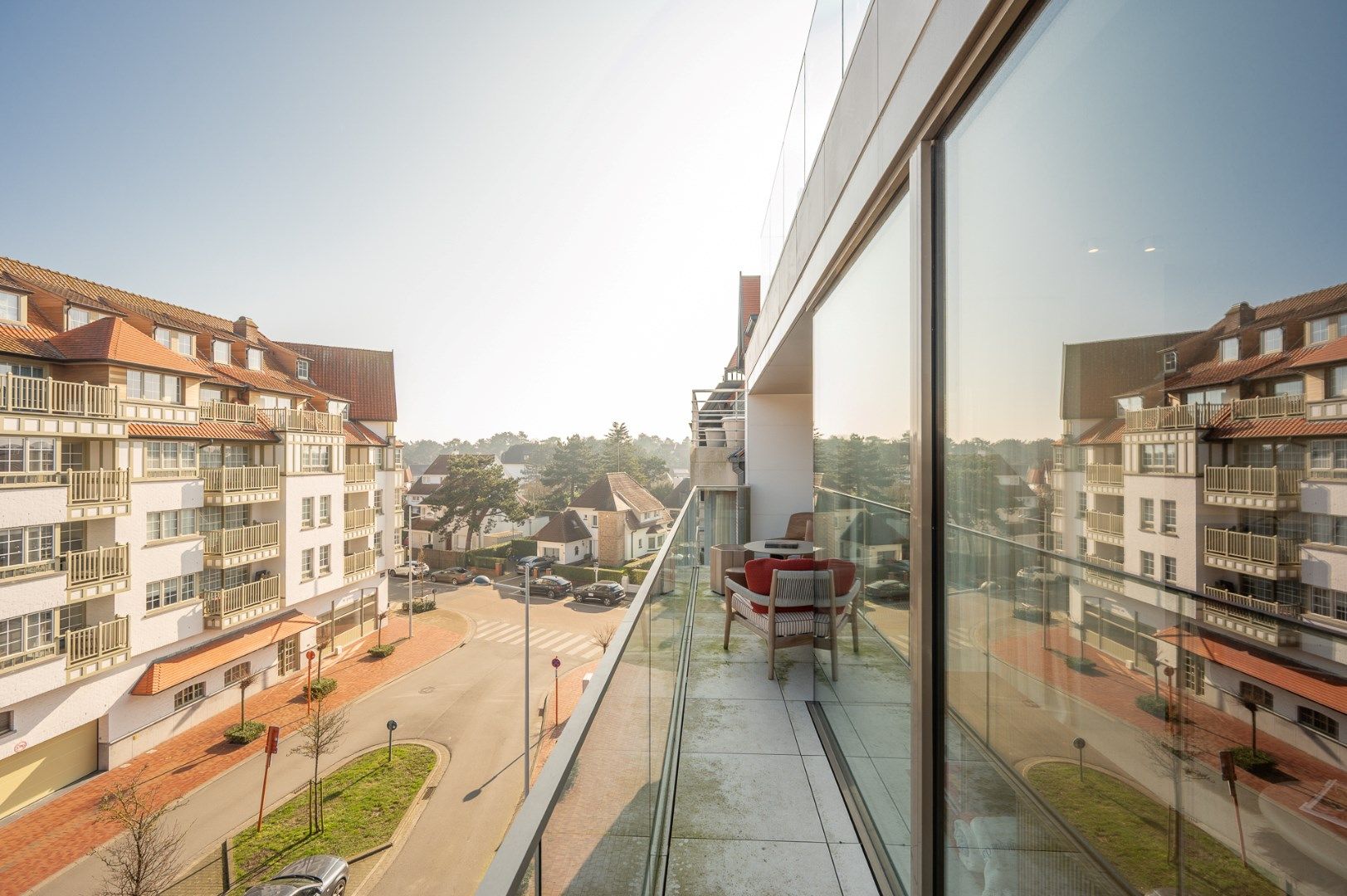 Schitterend nieuwbouwappartement met een uitzonderlijke gevelbreedte te Van Bunnenlaan foto {{pictureIndex}}