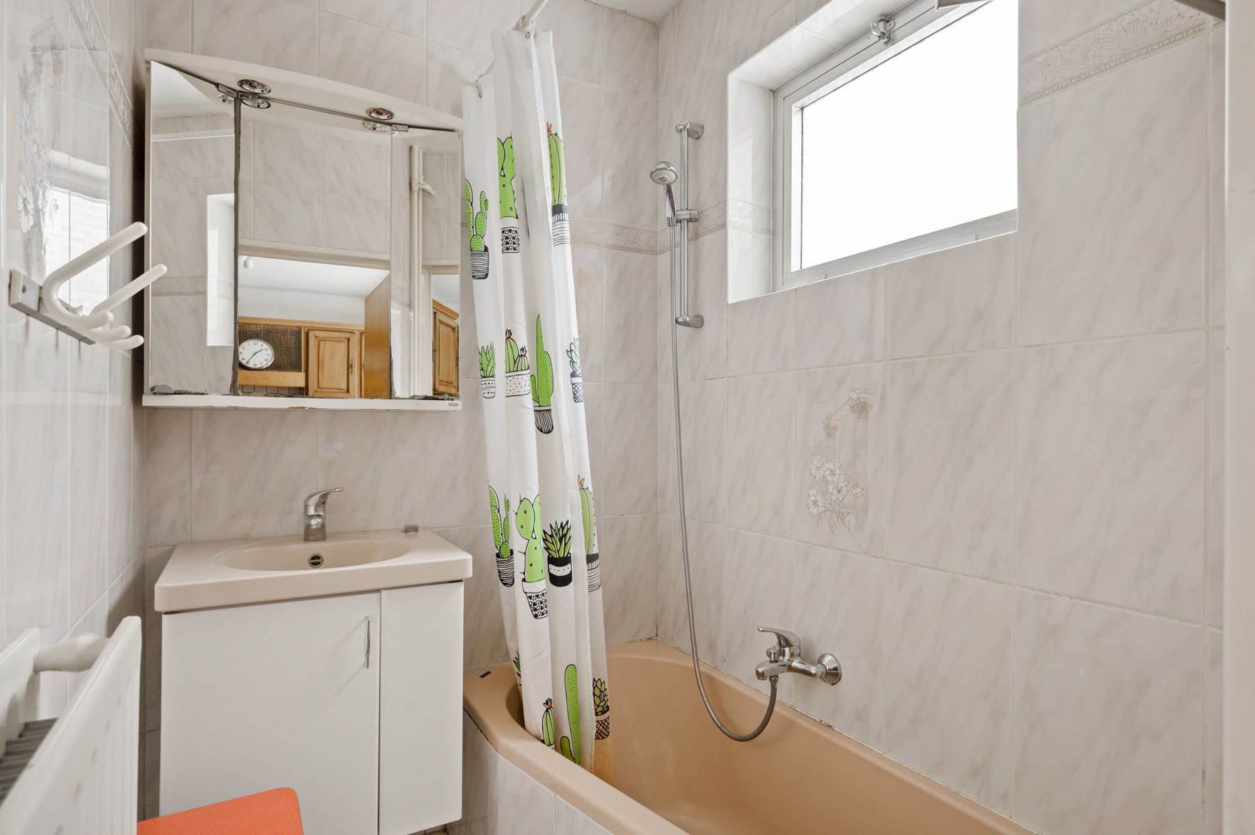 Uniek hoeve omgeven door privacy en rust foto 8