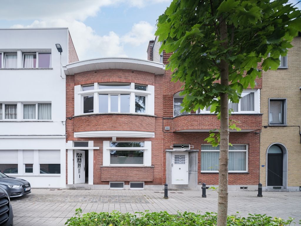 Art-deco woning met aangename stadstuin op een gegeerde locatie foto 1