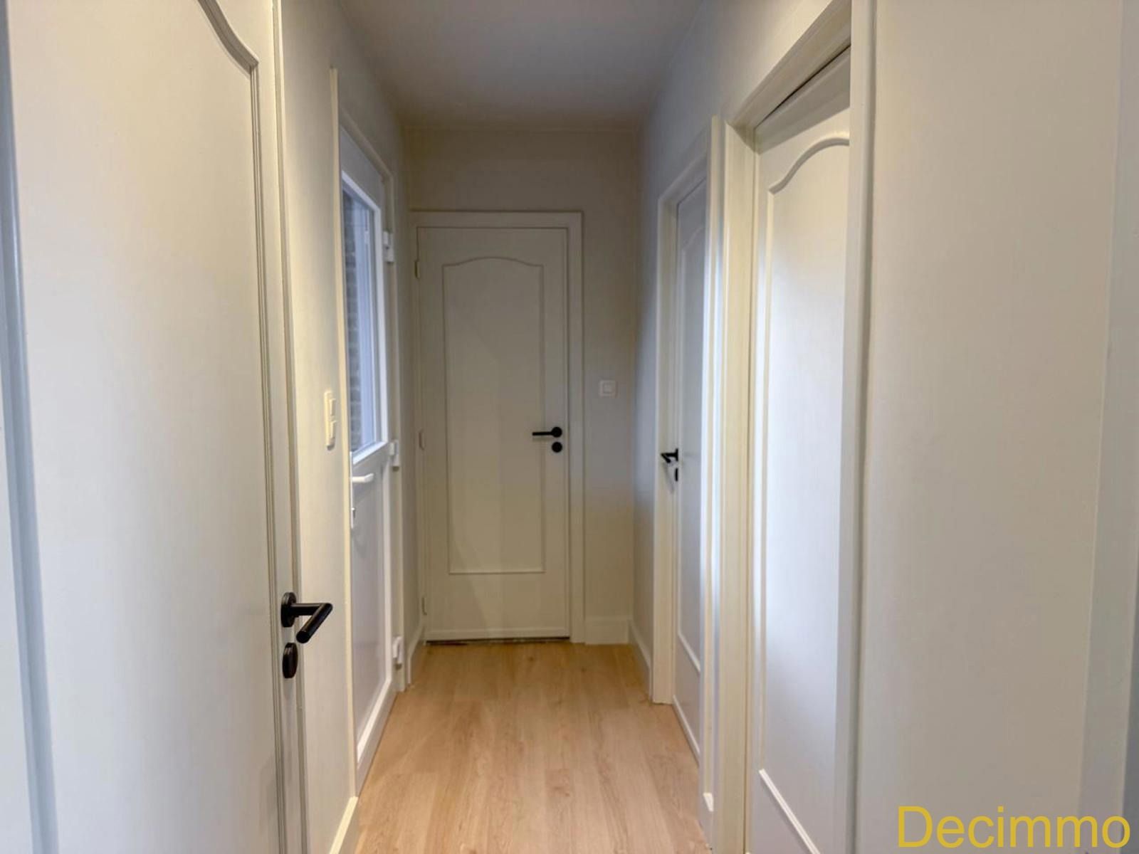 Volledig gerenoveerde woning met 3 slaapkamers, lage energiekost– rustig gelegen in het groen. foto 13