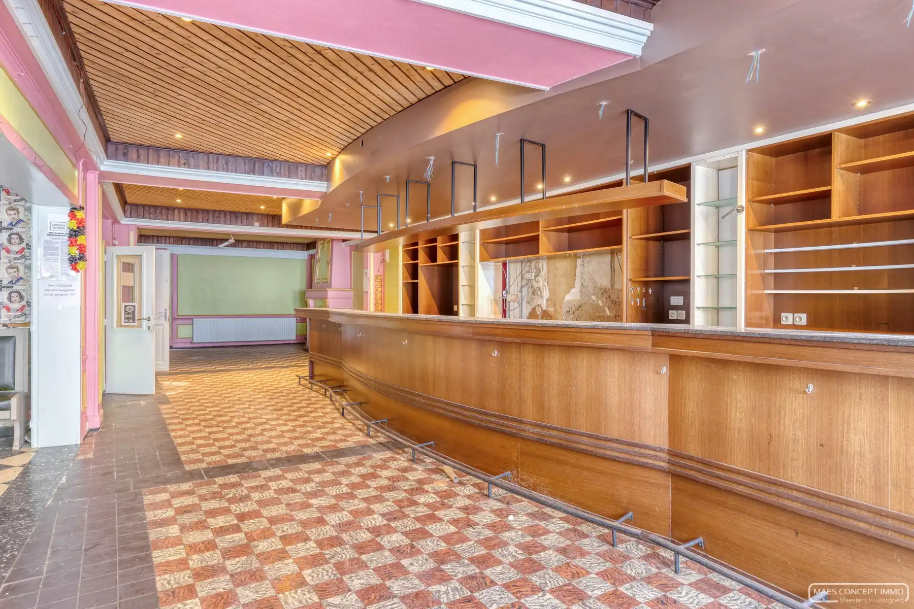 Te koop projectgrond/te renoveren pand in centrum Izegem foto 3