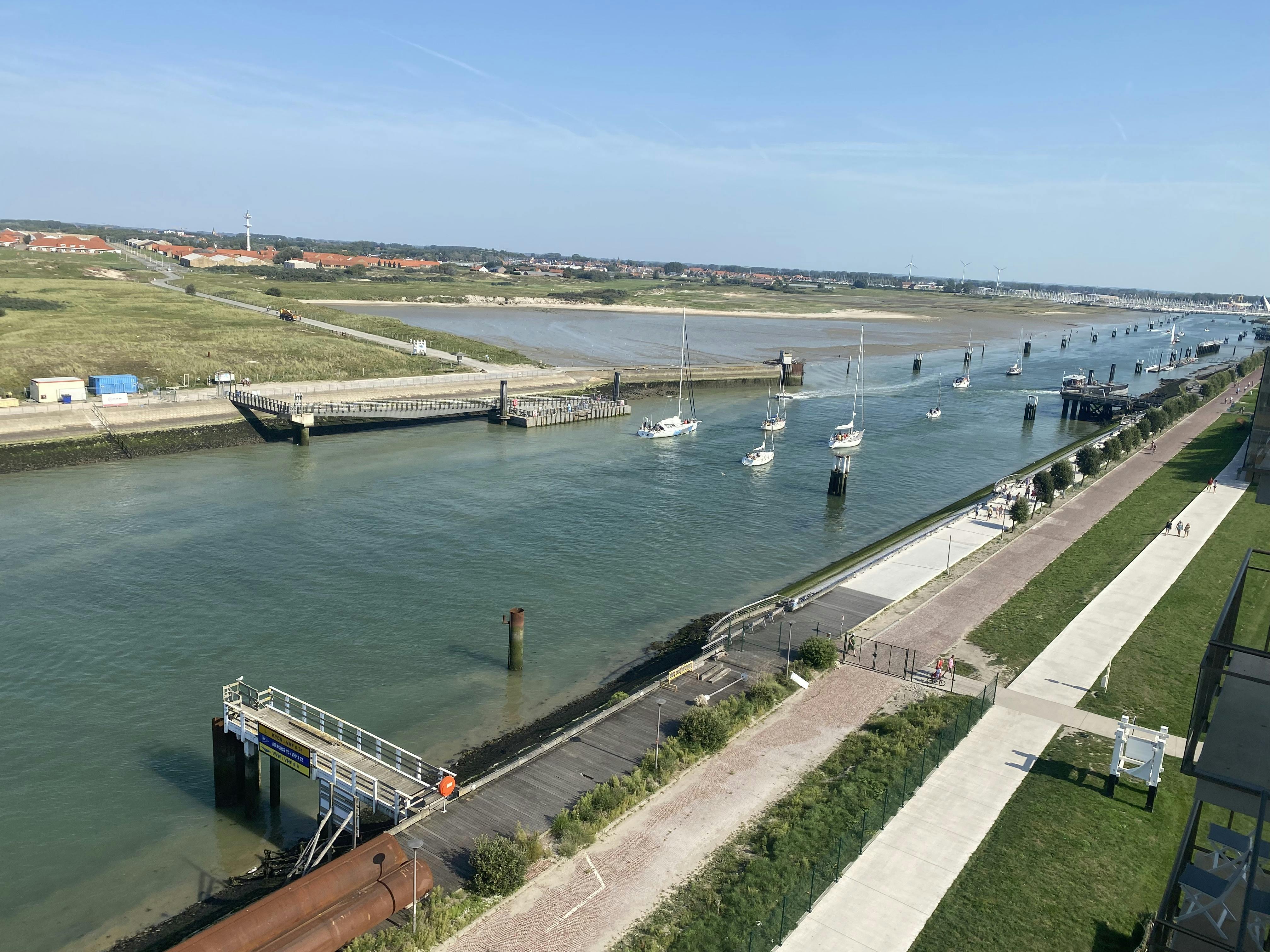 Exclusief appartement met prachtig zicht op de Havengeul en de zee! foto 12