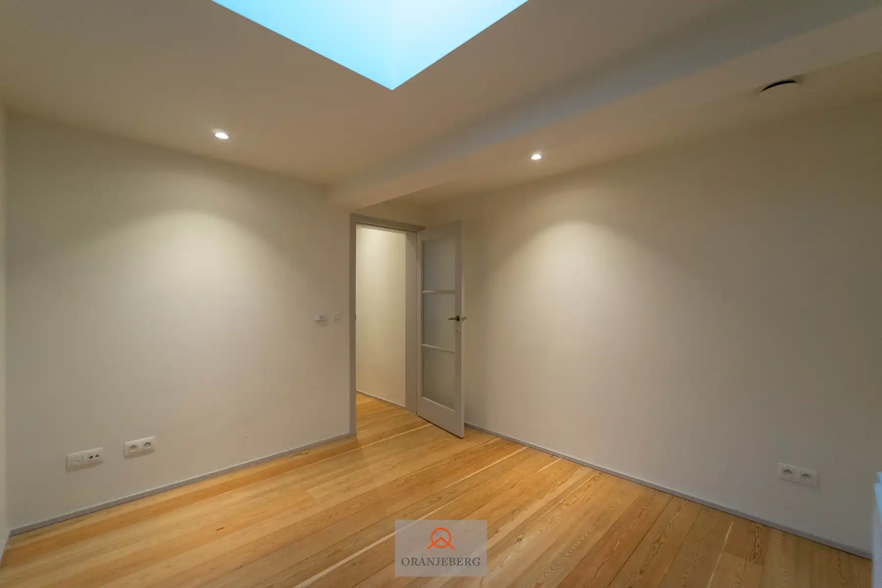 Prachtig gerenoveerd 2 slaapkamerappartement vlakbij de Vrijdagmarkt foto 23