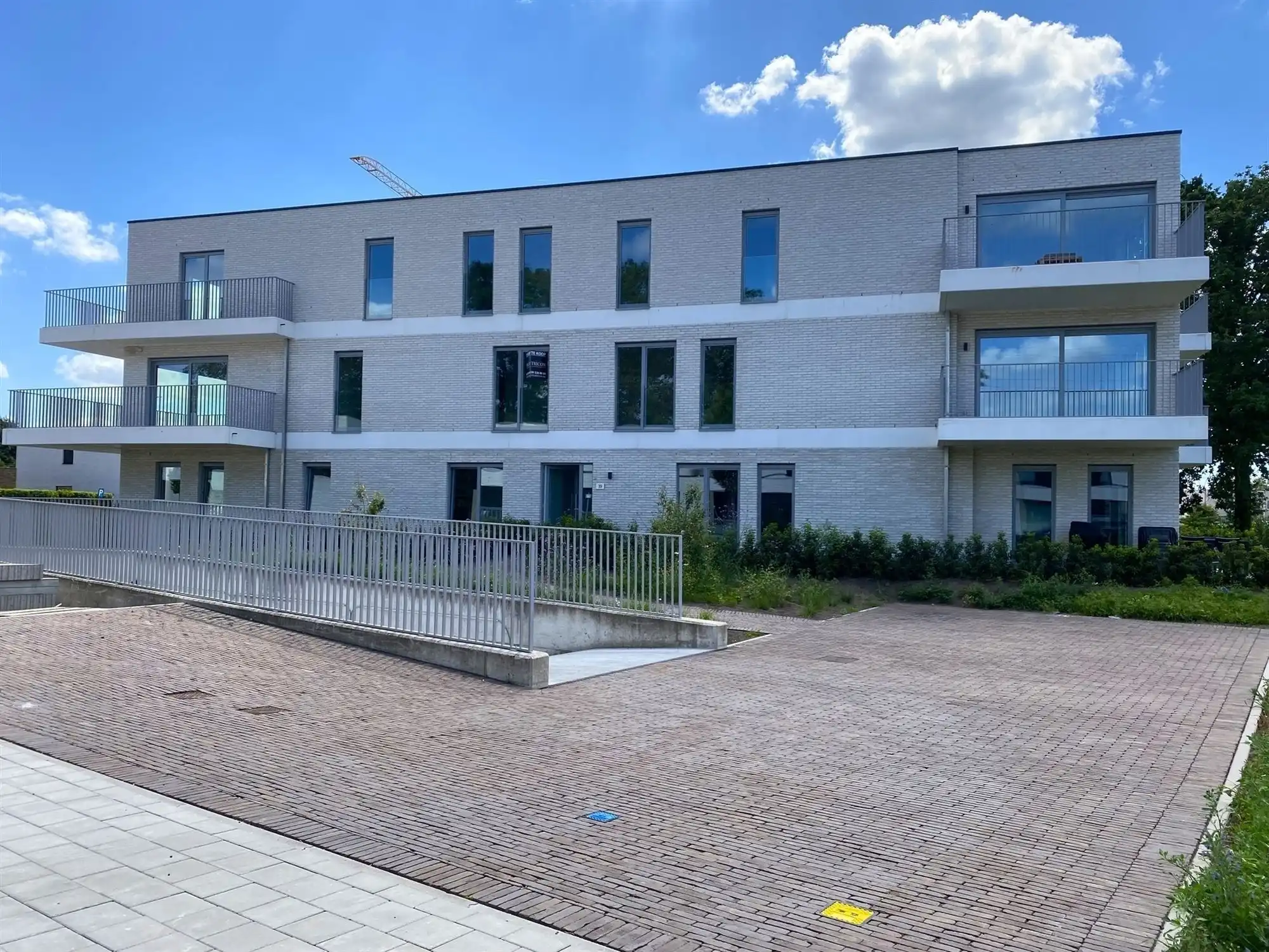 Gelijkvloers nieuwbouwappartement met garage en berging foto 23