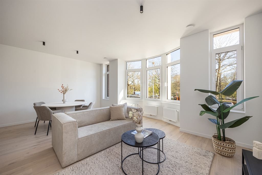 Kwaliteitsvol gerenoveerd appartement met zonnig terras foto 2