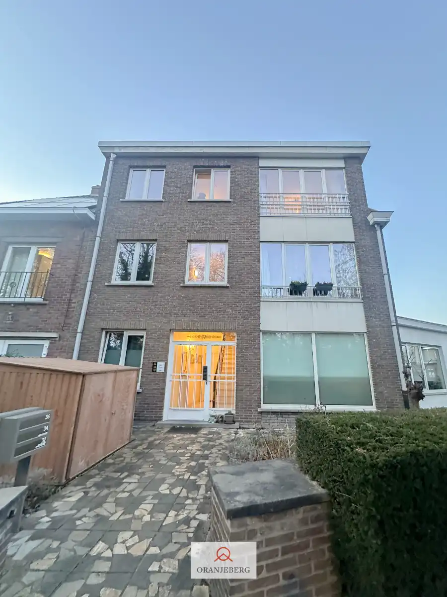Rustig gelegen 2 slpk appartement te Gentbrugge foto {{pictureIndex}}