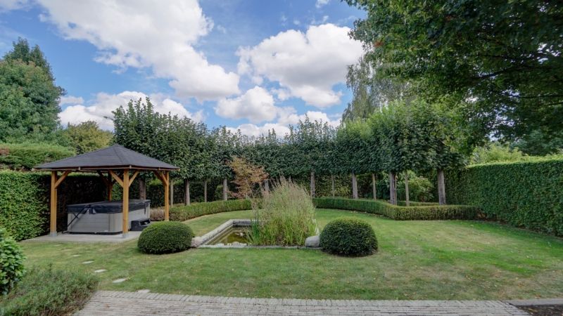 Landhuis van 172m² op 6 are 30 ca met zeer mooie tuin foto 4