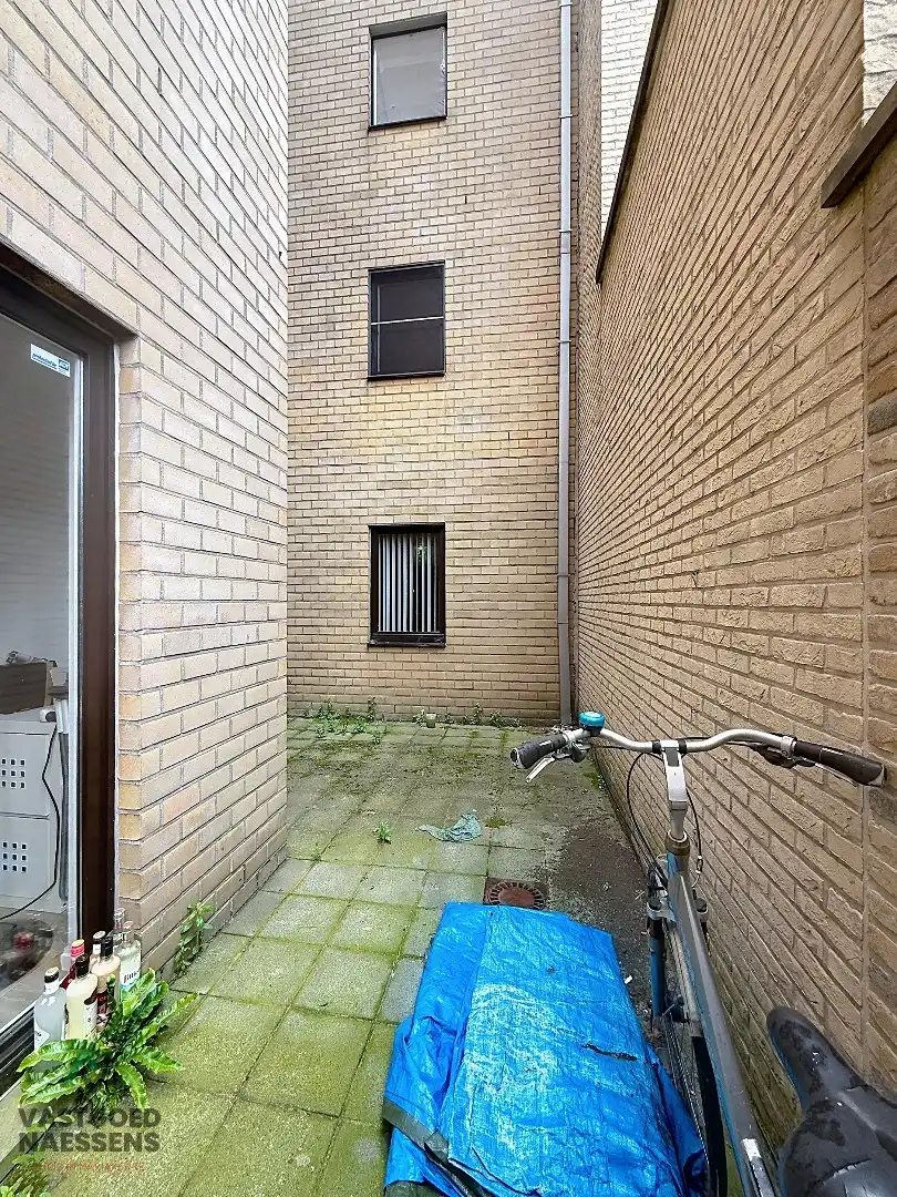 INSTAPKLAAR HANDELSPAND MET BREDE ETALAGE EN 3 PARKEERMOGELIJKHEDEN foto 16