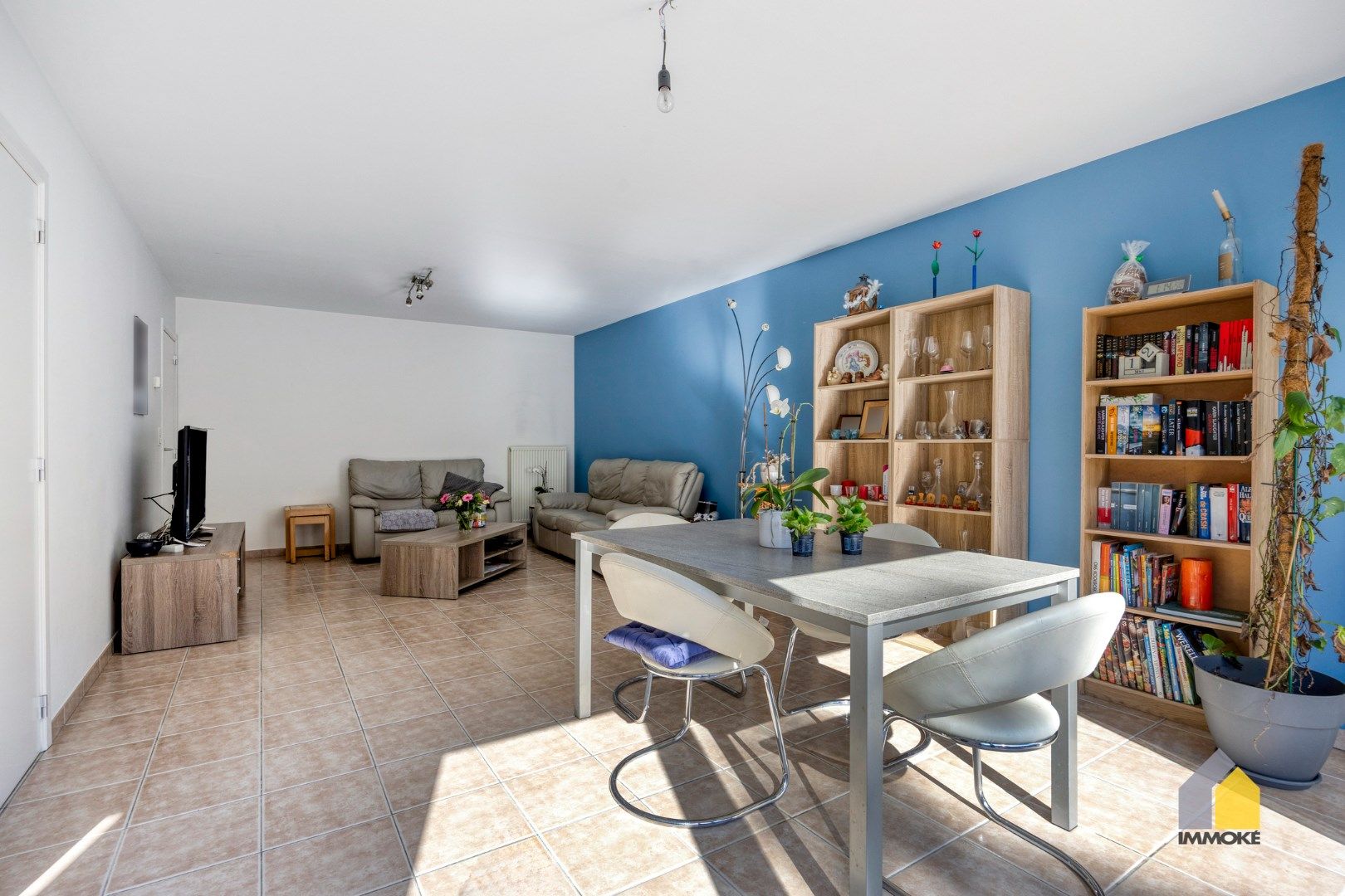 Gelijkvloersappartement met 2 slpks en kelderberging. foto 6