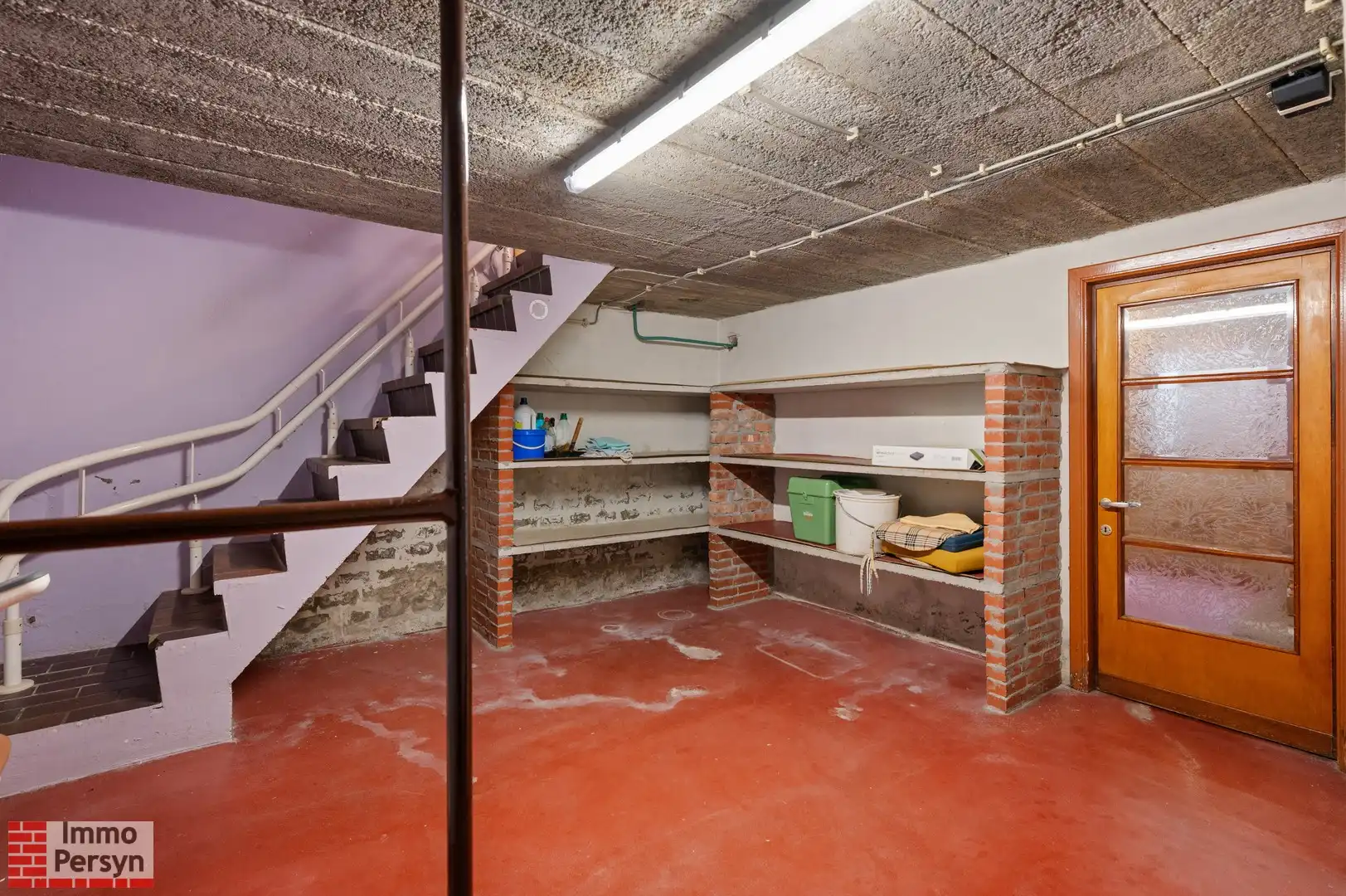 Vrijstaande bungalow met bijgebouw op een riant perceel foto 20
