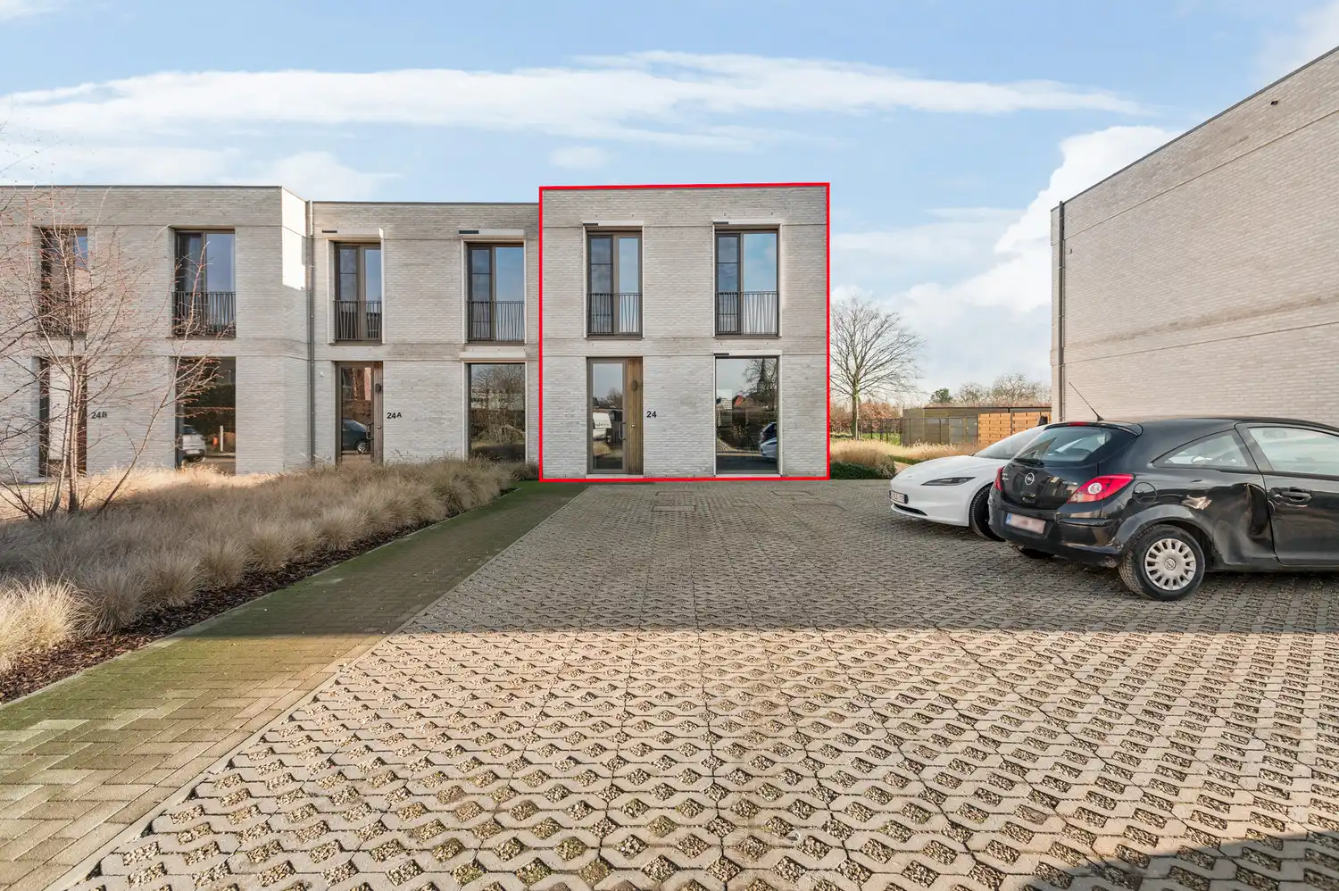 RECENTE WONING MET 4 SLK, TUIN EN PARKING! foto 2